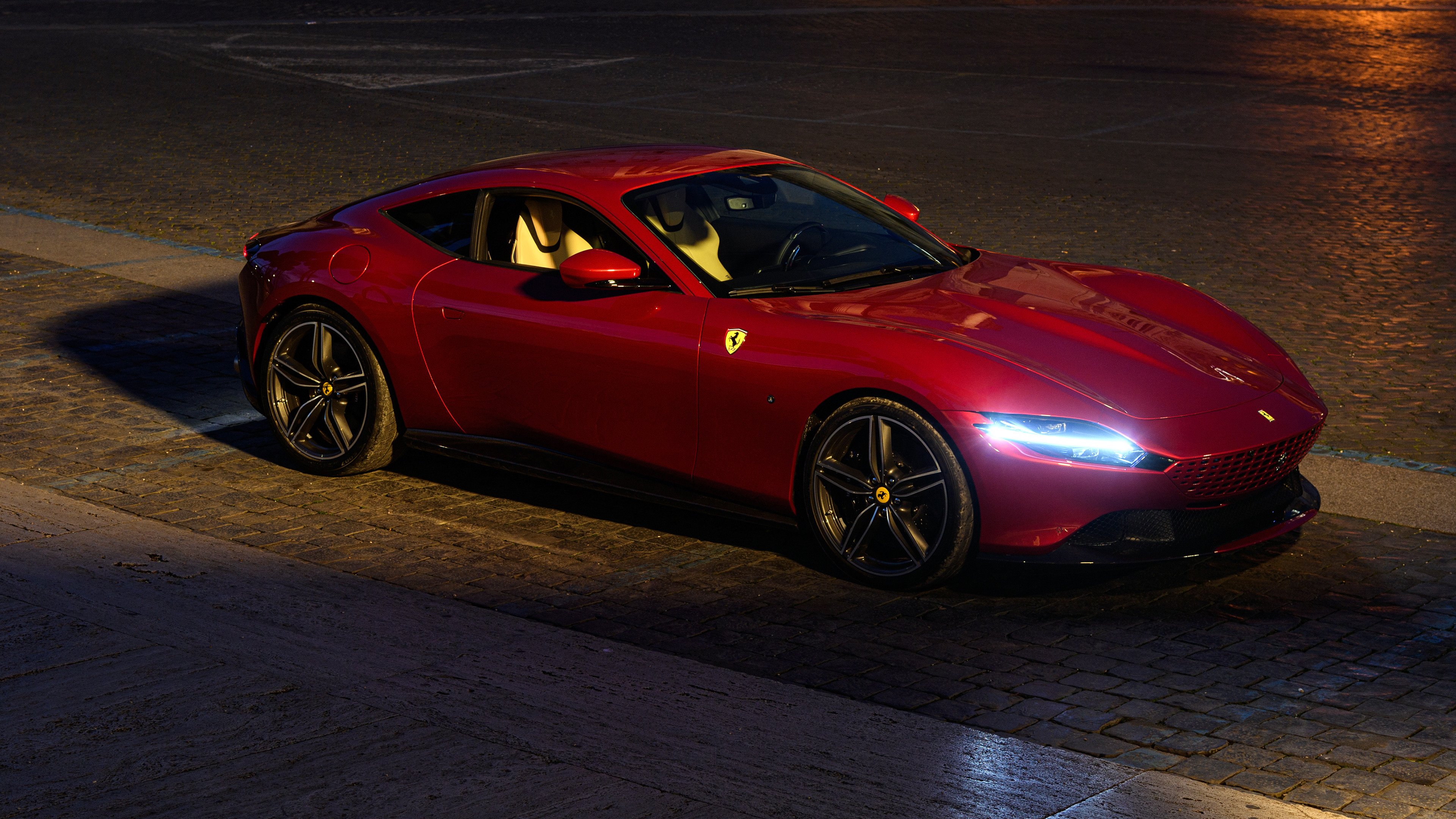 中国队冲线瞬间点燃全场气氛,中国队继续冲